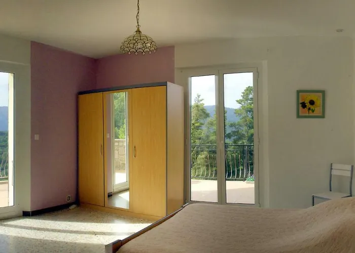 95m2 Au Calme A 25mn Ajaccio, Plages, Linge Inclus Parking Ok Appartement *